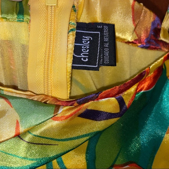 Tropical print satin blouse 🌷🌟💥🌼 - Picture 3 of 5